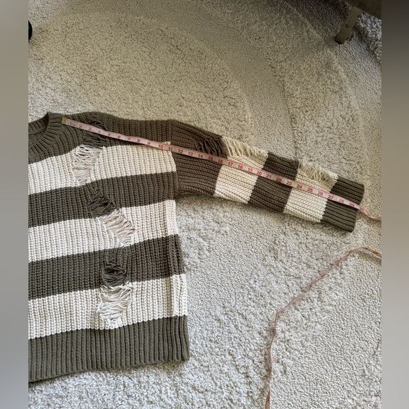 POL Olive and White Cream Striped Distressed Knit Sweater Size Small - Picture 9 of 9